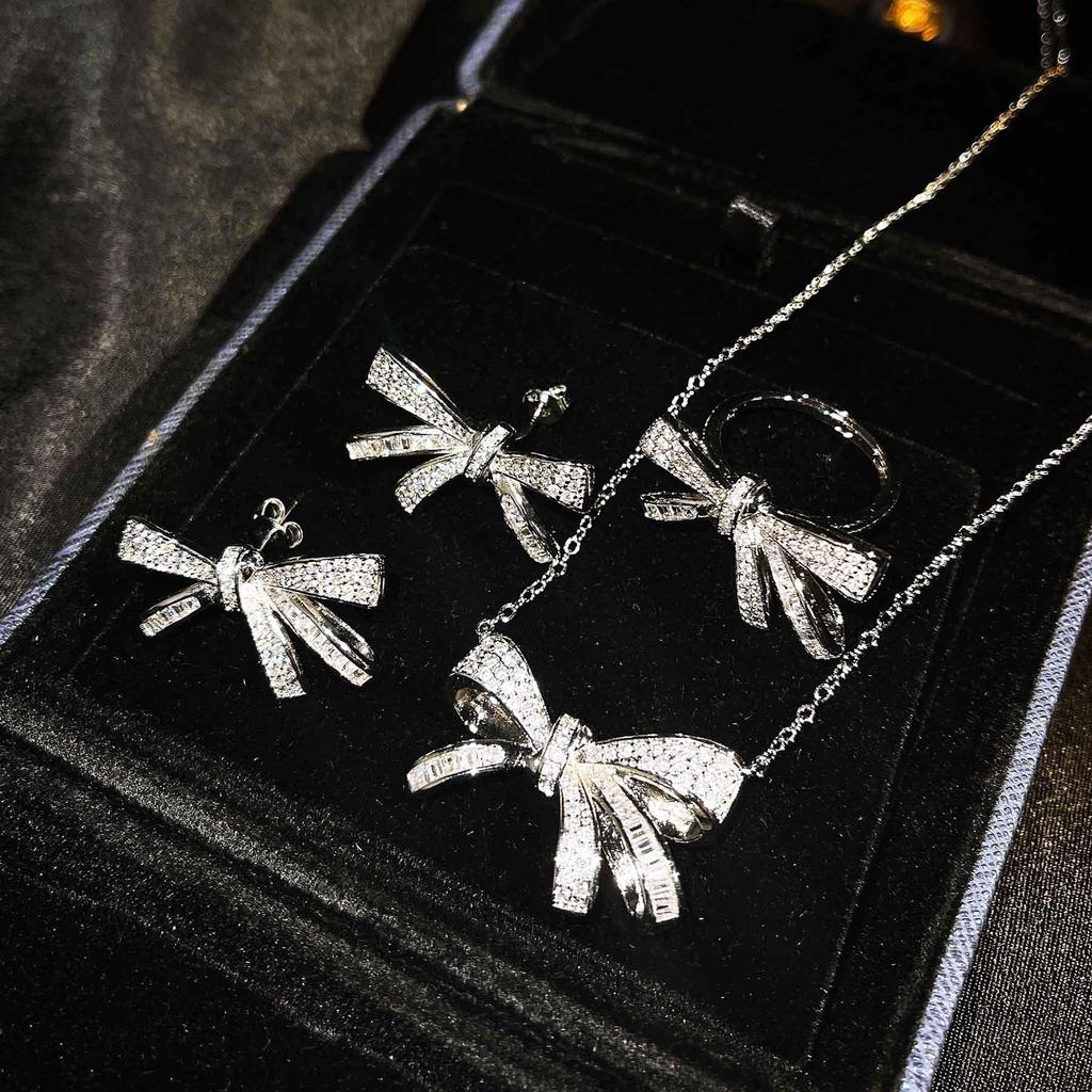 Women's Luxury Butterfly Jewelry Set: Elegant Bow Necklace & Ring