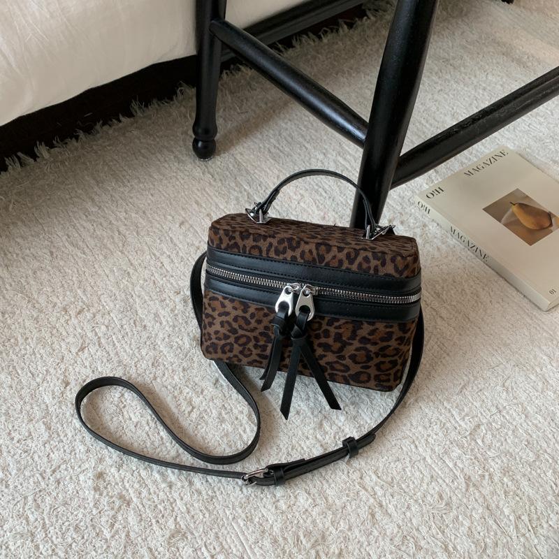 Women Fashion Leopard Print Crossbody Bag Shoulder Bucket Bag with Chain Strap Comfortable and Versatile Texture Shoulder Bags чёрный