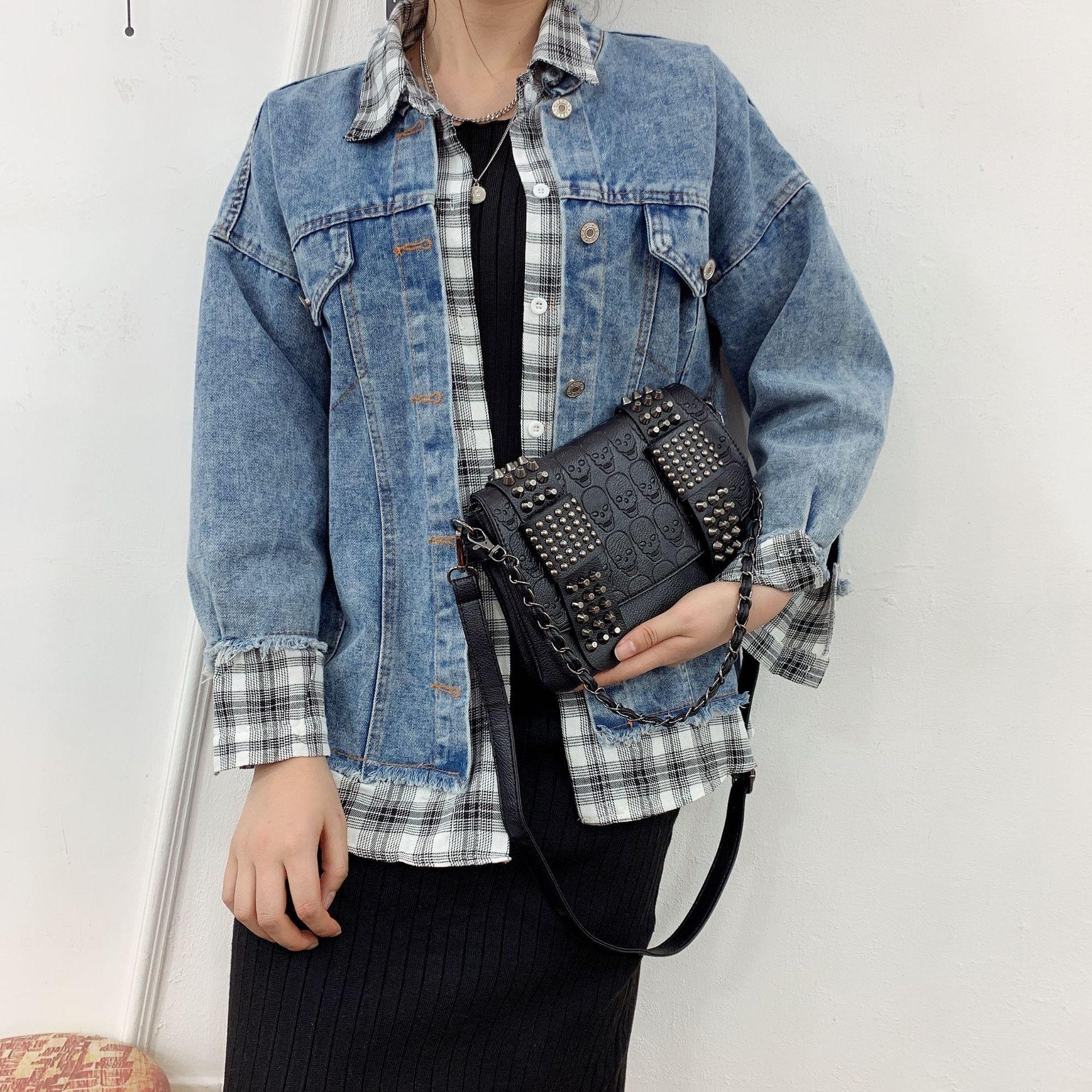 Женские черные кожаные сумки-мессенджеры — фото 8