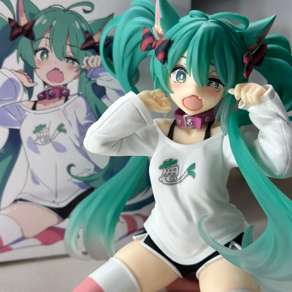 20CM Anime Hatsune Miku X Cinnamoroll Figure Anime Peripheral Collectible Models Decorative Decorations Children Kawaii Gift‘s