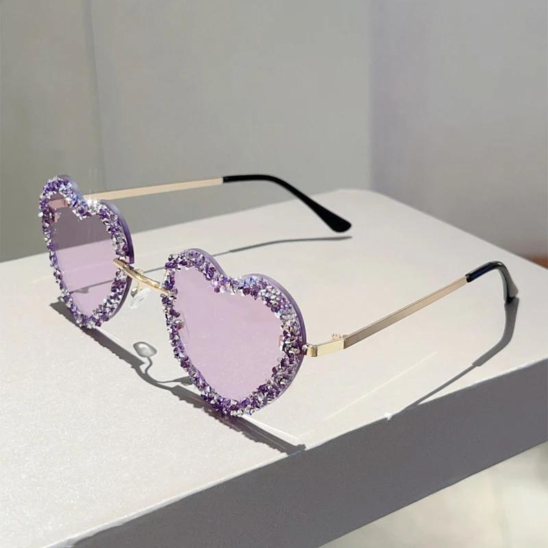 Heart Shaped Sunglasses with Rhinestones Women  New Fashion Decorative Sun Glasses Chic Sweet Beach Vacation Shades