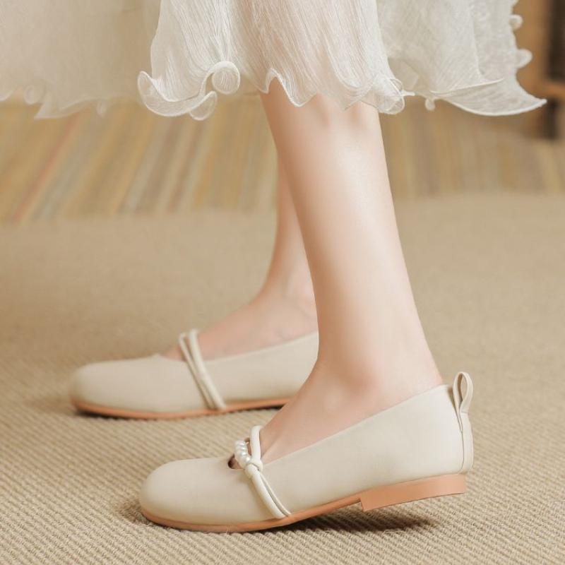 Ladies Footwear Round Toe Low Heel Elegant Pearl Off White Women's Flat Shoes Spring Vacation Summer 2025 Quick Delivery on Sale