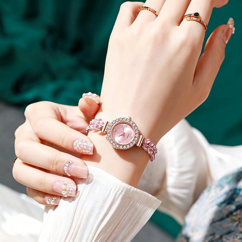 New Fashion Women Quartz Watch Leaf Design Slim Strap Rhinestone Round Dial Pull Adjustable Bracelet Wristwatch