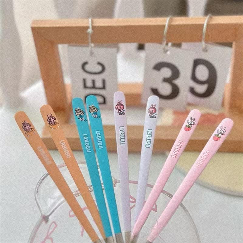 Labubu Draagbare Bestekset van Twee Stuks Cartoon Roestvrij Staal Vork Lepel Opbergdoos Student Draagbare Eetservies Set