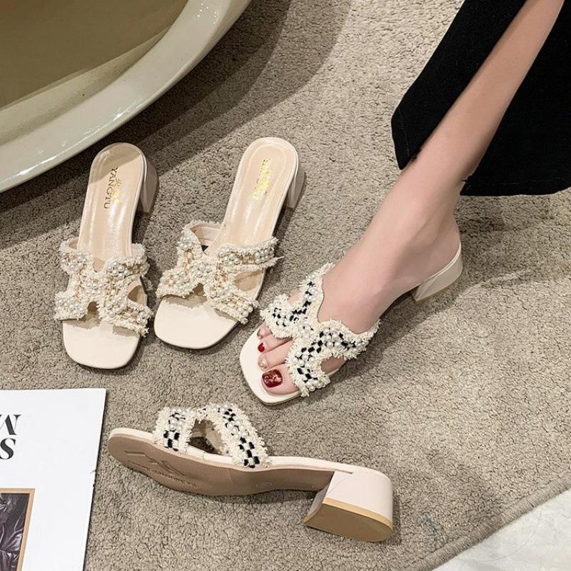 Slippers Women's Summer Outer Wear 2025 New Korean Version Versatile Open-toed Middle Heel Thick Heel Fairy Style Pearl Sandals Flat Bottom