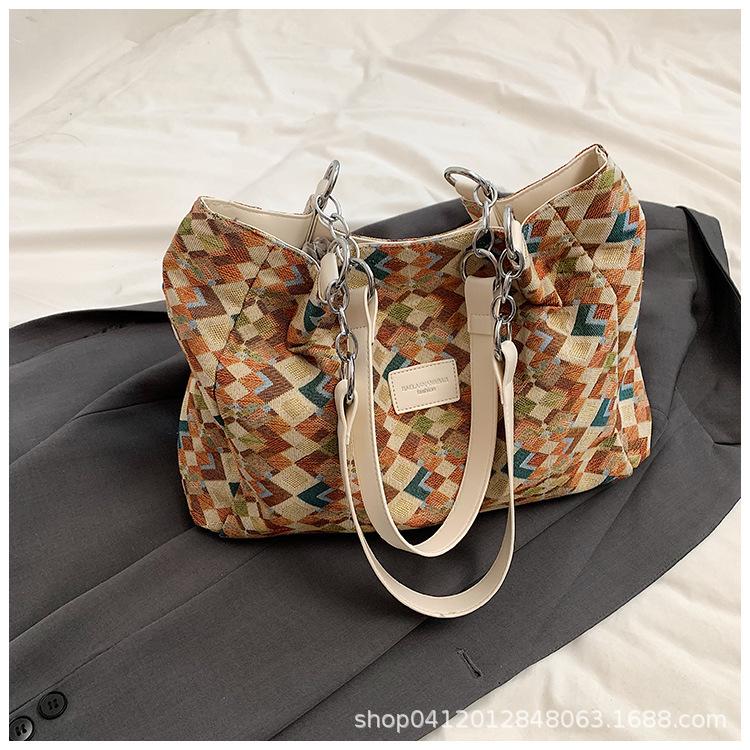 

Повседневная и отпускная сумка-тоут большой вместимости женская 2025 новая в стиле Помессиан модная сумка-мессенджер на плечо для поездок на работу