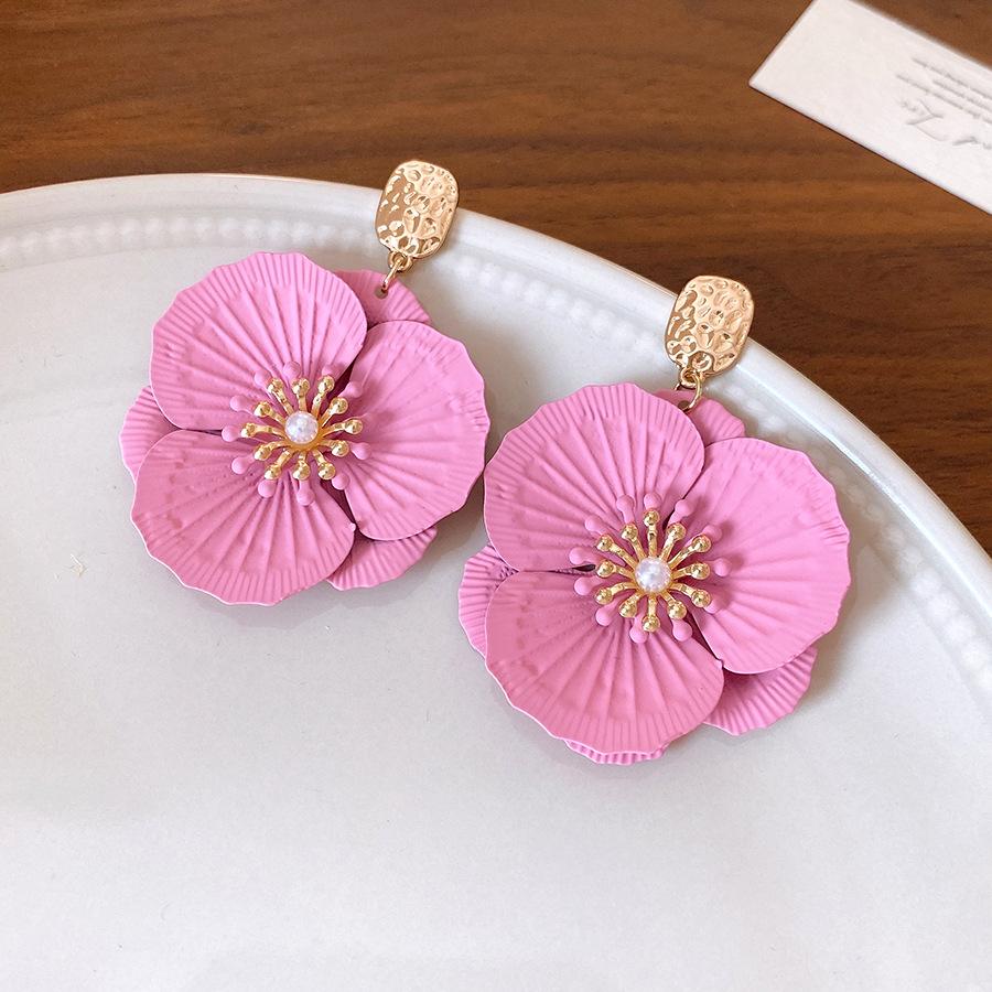 

Silver needle holiday wind spray paint flower pearl earrings small fresh sweet stud earrings niche high-end earrings women
