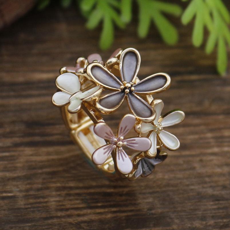 Enamel-colored Flower Elastic Ring - Fashionable and Versatile Zinc Alloy Ring with Flower Clusters for Ladies