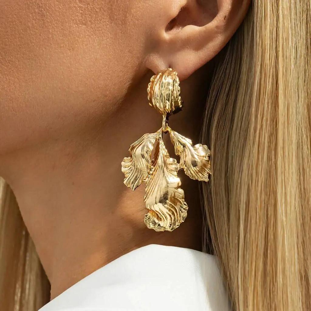 IngeSight.Z 2026 New Fashion Irregular Metal Flower Pendant Earrings Woman Vintage Gold Color Earring Party Accessories Jewelry