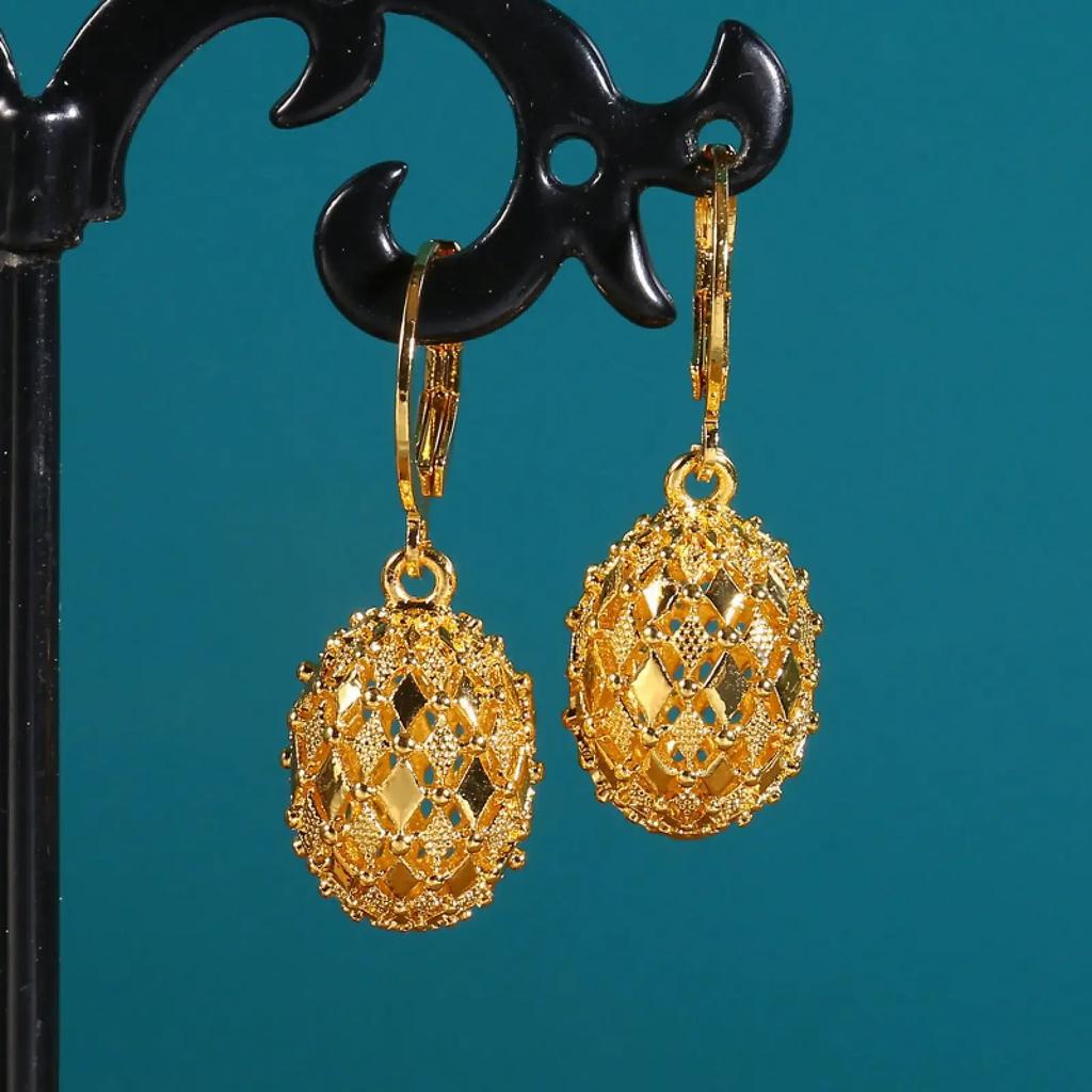 1 Pair of Women's Hollow Ball Pendant Earrings, Fashionable Copper Alloy Sweet Earrings, Daily Party Matching