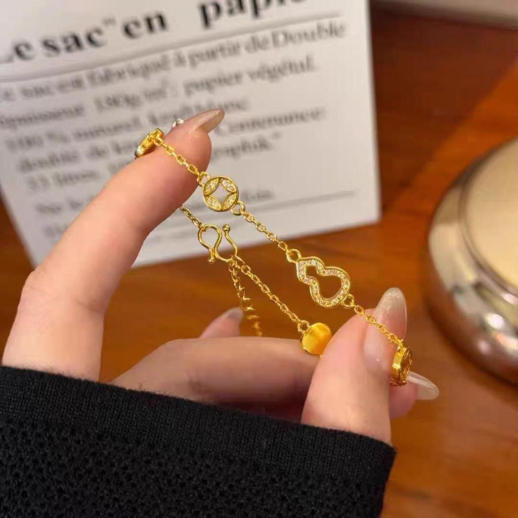 Gold-Finish Diamond Gourd Coin Bracelet: Elegant Luxury Design for Women - Perfect Gift