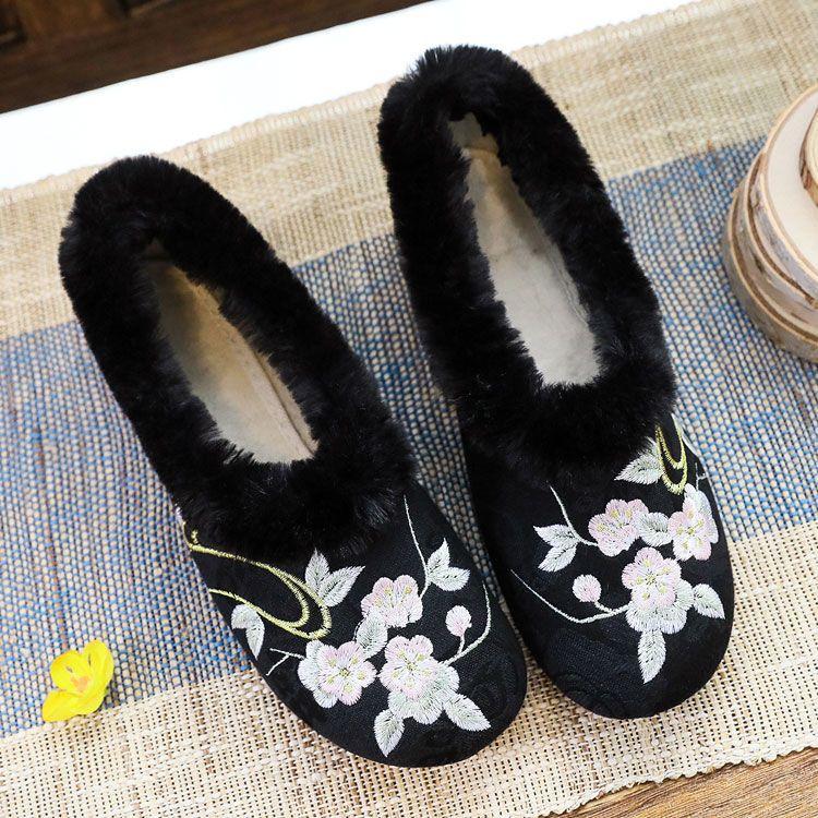 Women's Snow Boots Autumn New Plush Inner Lining Women's Cloth Shoes Retro National Style Low Heel Embroidered Shoes