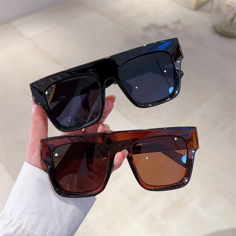Big Frame Square Rivet Sunglasses Women For Men Fashion Vintage Trend Sun Glasses Luxury Brand Designer Punk Flat Top Shades