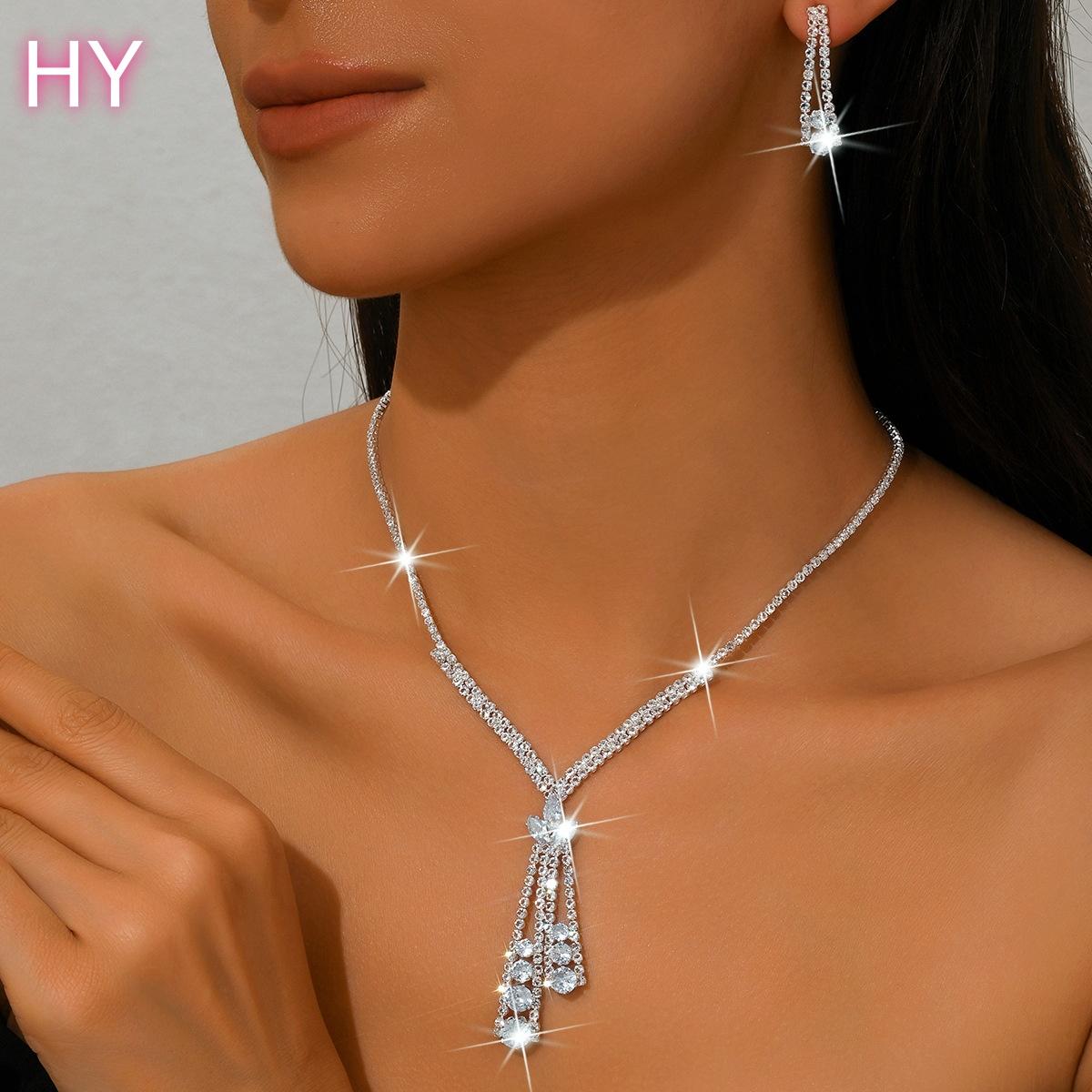 HY  Accessories: Diamond-Studded Geometric Tassel Necklace for Women - High-End Clavicle Chain
