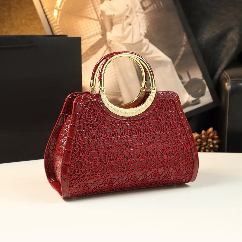2025 New Fashion Women's Crocodile Pattern Handbag - Soft Leather, Large Capacity, Crossbody for Middle-Aged Women