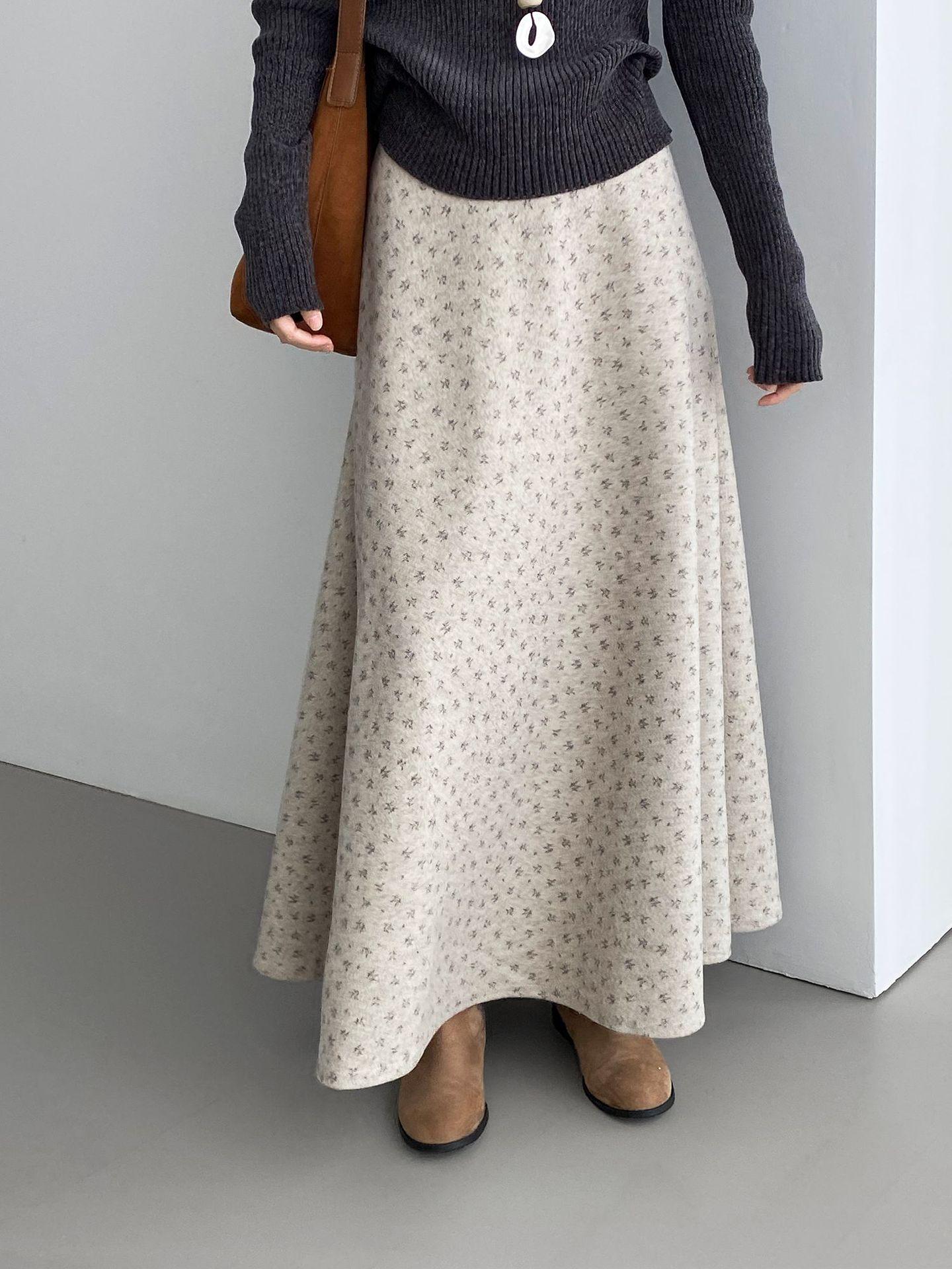 

Retro Floral Korean Style High-Waisted A-Line Long Skirt with Wide Hem for Women - J8221 One Size абрикосовый