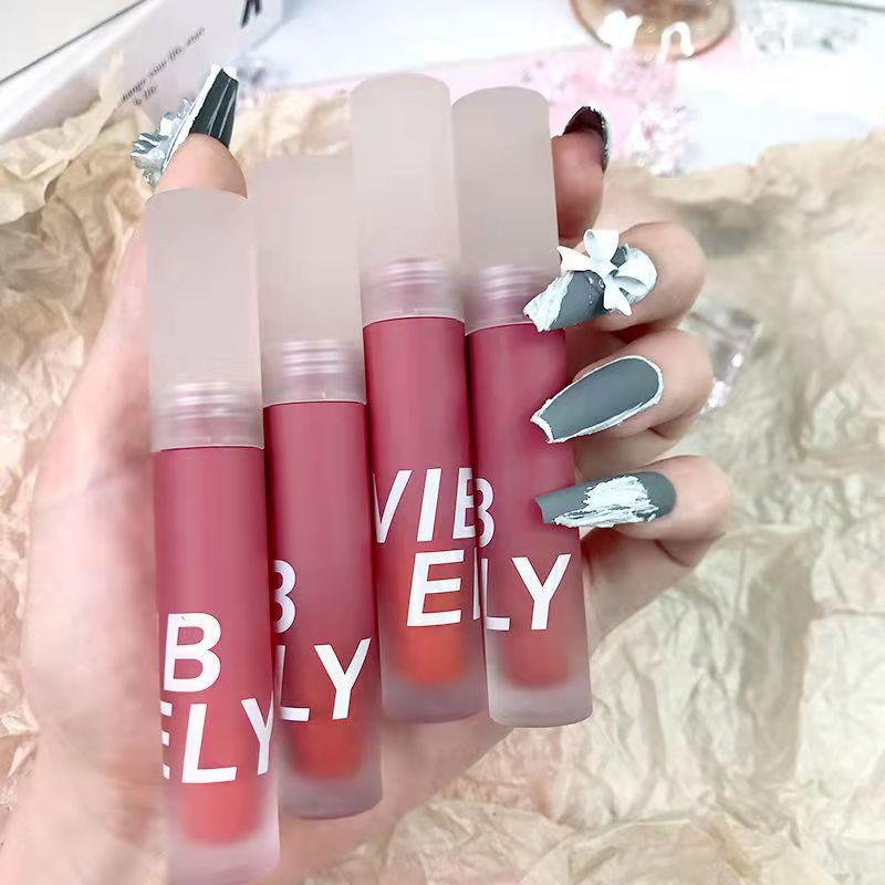 VIBELY Fumo Leggero Opaco Velluto Opaco Lip Slush Impermeabile Lunga Durata Lucidalabbra Bianco
