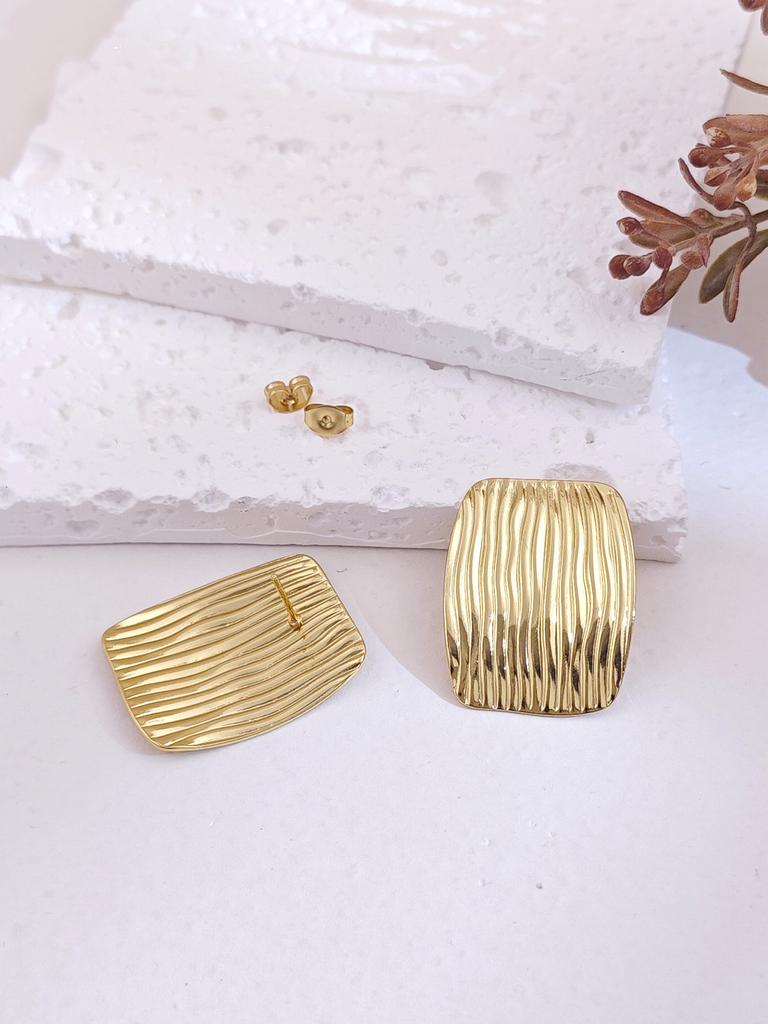 Big Stud Earrings for Women Vintage Gold Statement Chunky Stud Earrings Geometric Lightweight Gold Earring Womens Spring Jewelry