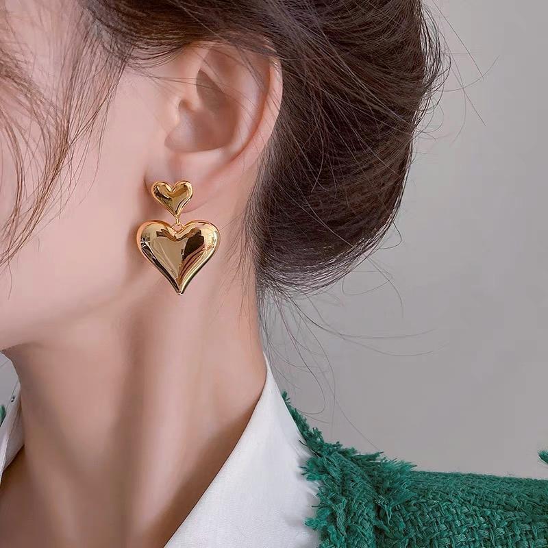 New High-end Sense Retro Simple Love Earrings Versatile Personality Stud Earrings Jewelry Women