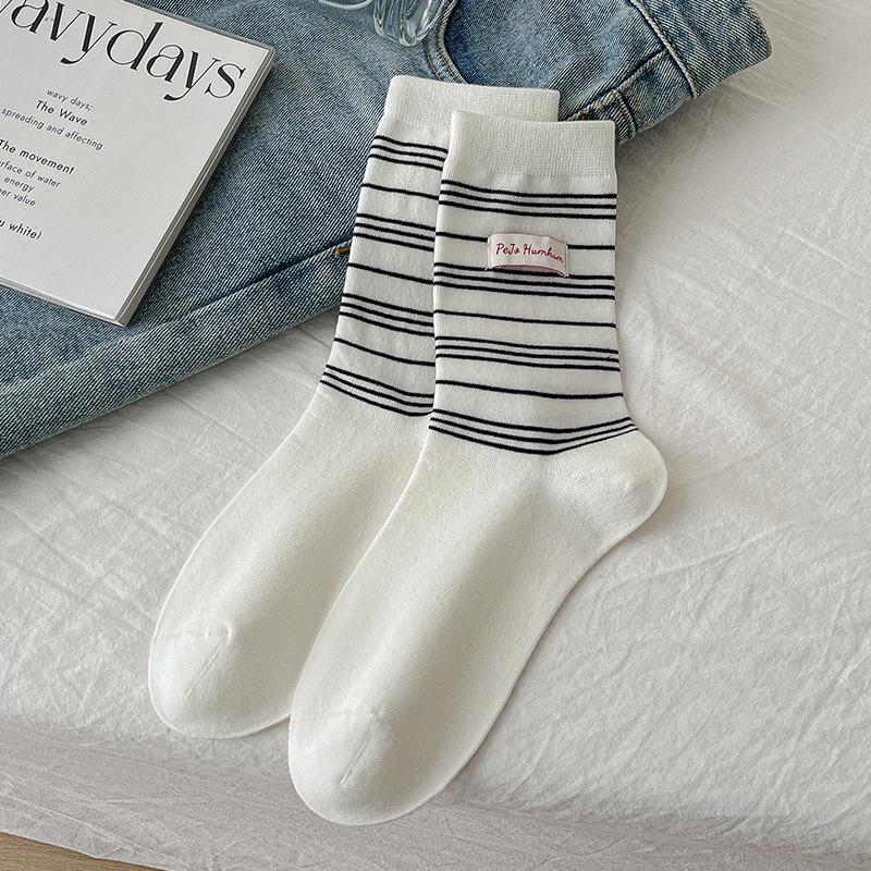 

Women s Autumn and Winter Color-blocking Striped Fabric Label Trendy and Versatile College-style Socks Made of Pure Cotton 1 pair