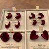 Weinrote Samt-Ohrstecker Herzförmig Rund Geometrisch Nische Sanft Leichter Luxus Täglich Vielseitig Einzigartig Herbst- und Winter-Ohrringe