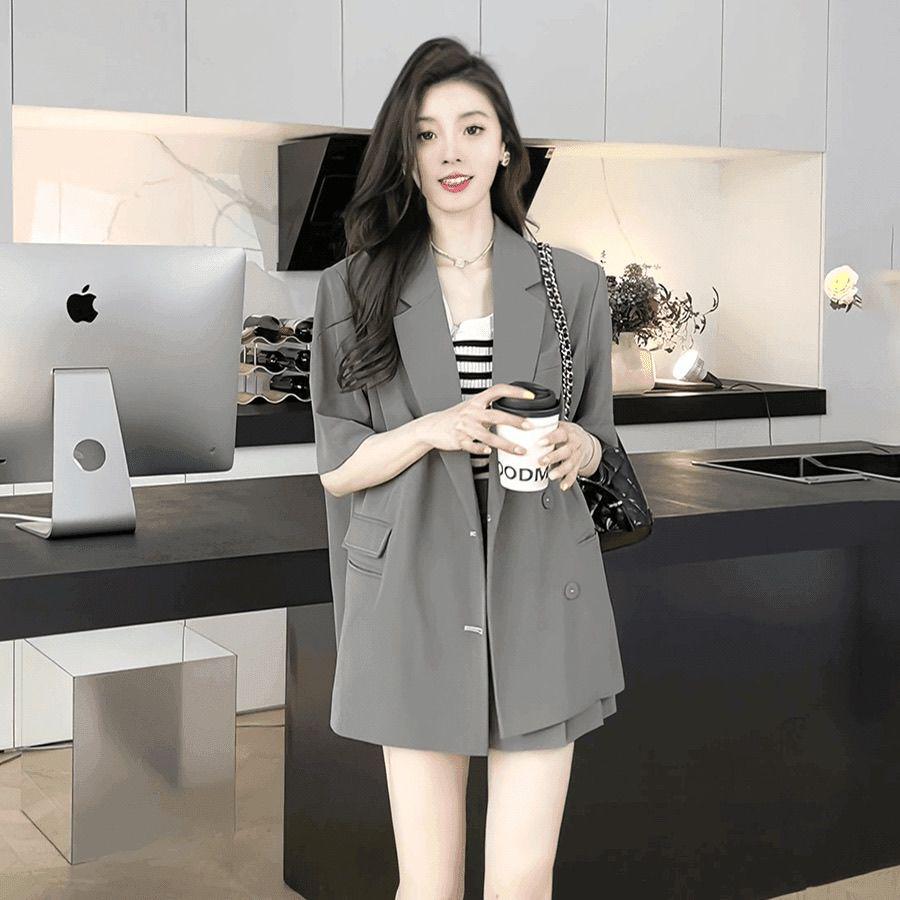 2026 Summer Style: Elegant Short-Sleeve Suit Jacket & High-Waisted Shorts Set for Petite Women