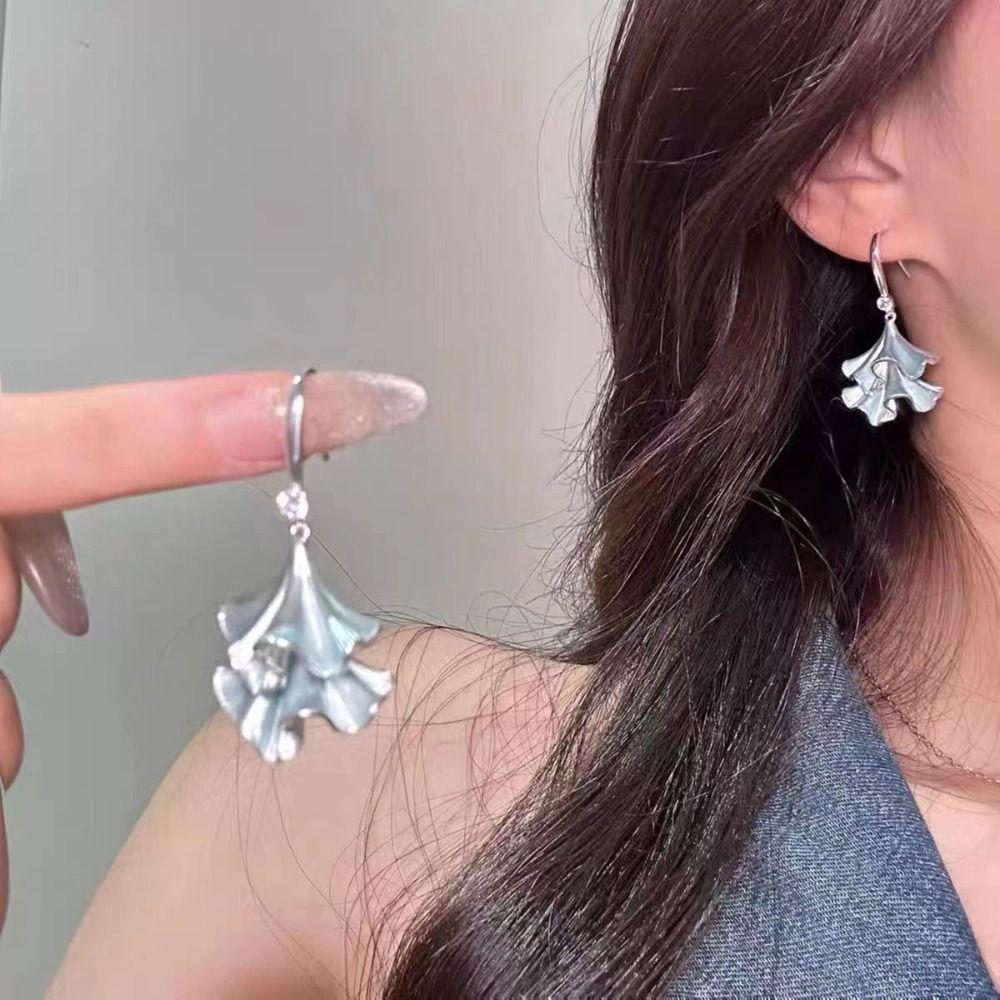 Double-layer Ginkgo Earrings Retro Sweet Earrings Jewelry Funny Ginkgo Ear Pendant Men