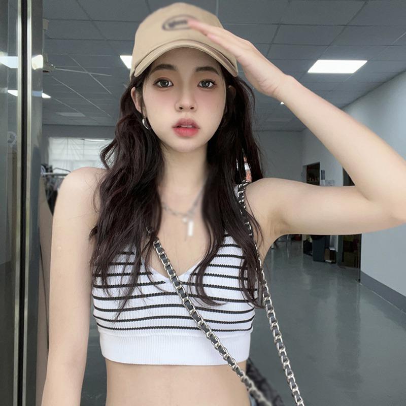 

Женская тонкая майка в полоску с накладкой на грудь, летняя One Size