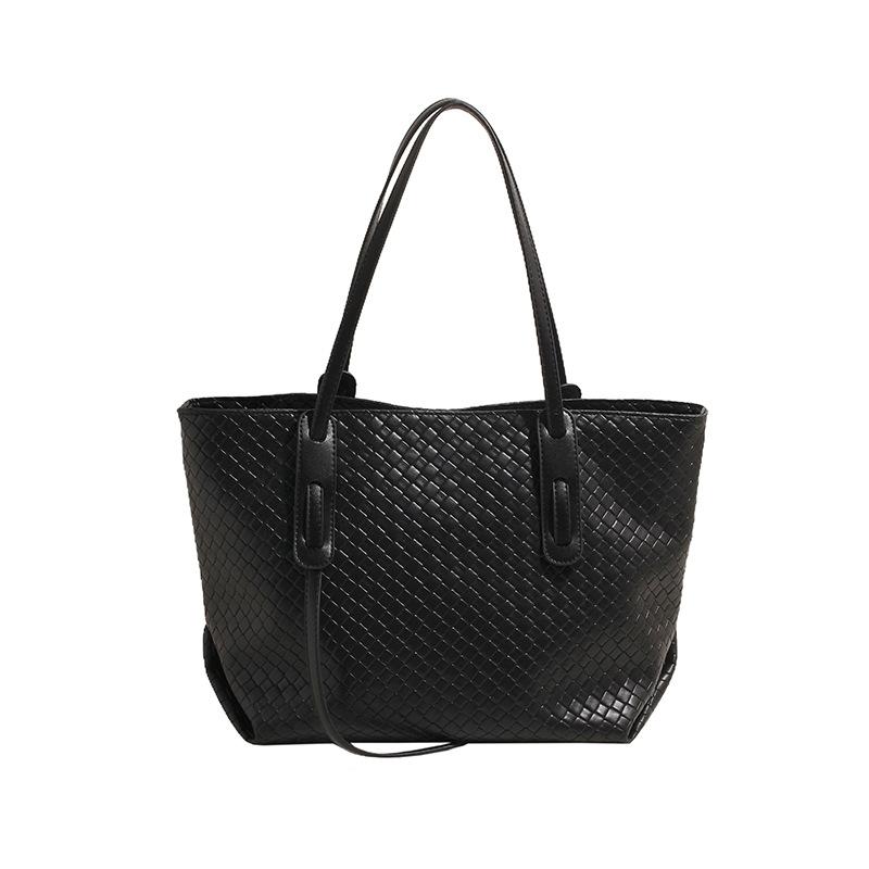 

Large-capacity woven bag, women s new trendy versatile shoulder bag, high-end commuter tote bag