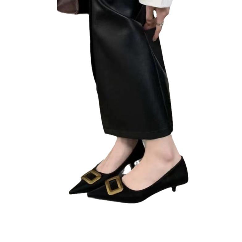 Herbst neue Einzelschuhe Damen niedrigabsatz spitz zulaufend Metall quadratische Schnalle flachmündig mittelhochabsatz professionelle Damenschuhe