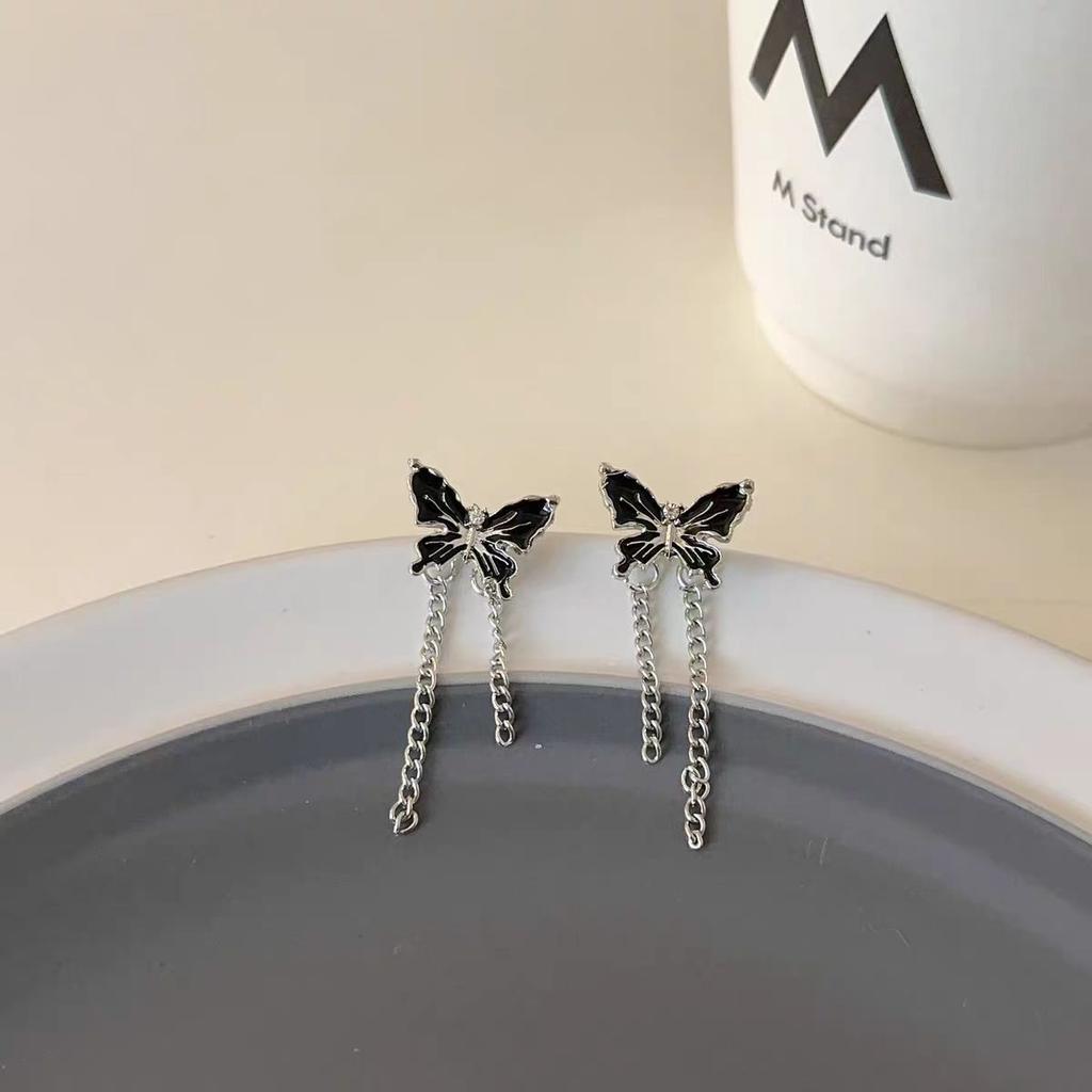 Sweet and cool oil drop butterfly stud earrings New trendy niche design high-end earrings Women's earrings