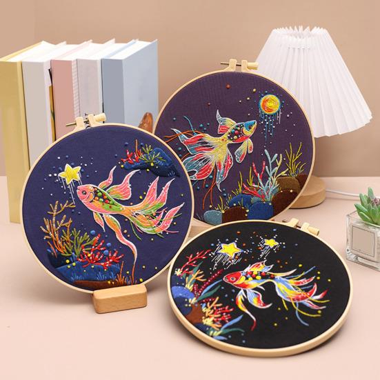 Star Goldfish Embroidery Kit Embroidery Starter Kit with Hoop Fabric Threads Adult Needlework Kit for Beginners Home Decor