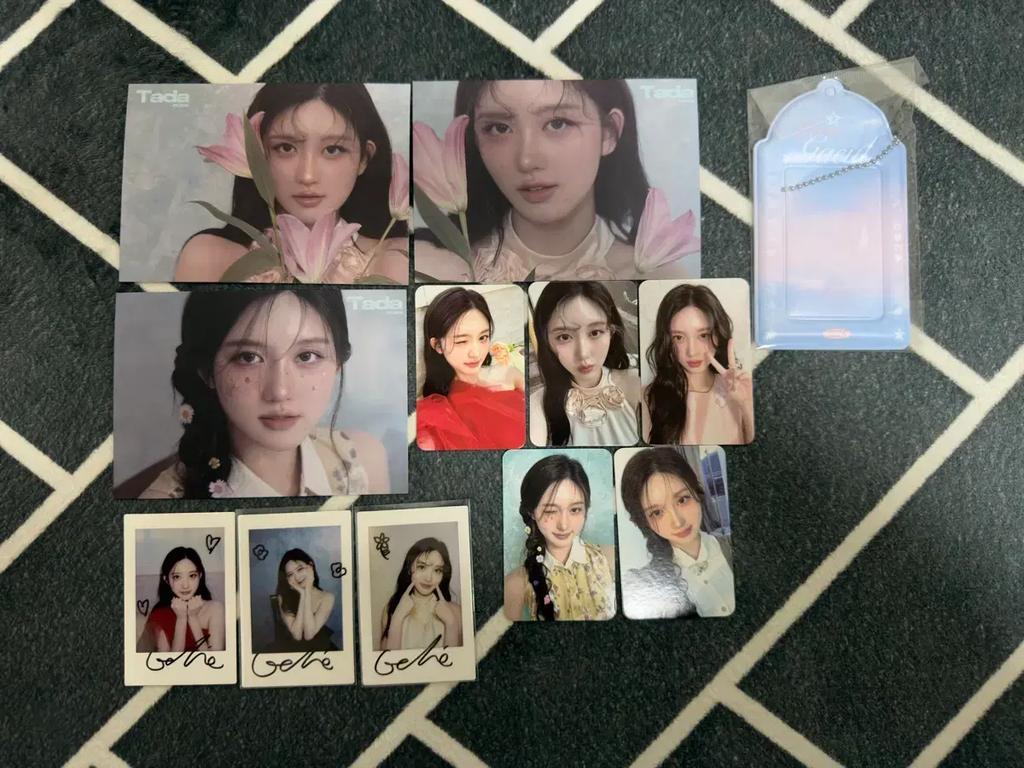 IVE Autumn Free Pops Magazine China Poka Photo Card Holder