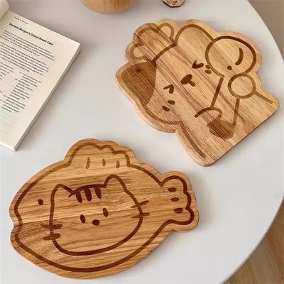 Kreslené prkénko Kawaii Dřevěné prkénko na jídlo Dívka Cinnamon Roll Děti Talíř na chléb Snídaňový talíř Talíř na ovoce Dezertní talíř