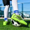 28-38 Stoßdämpfende, rutschfeste, verschleißfeste Klettverschluss-Kurznagel-Outdoor-Fußballschuhe, die Kinderschuhe trainieren