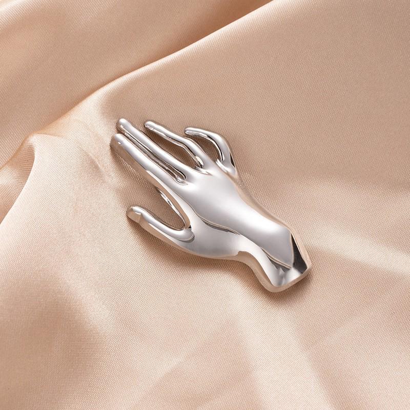 

High-End Metal Three-Dimensional Palm Brooch - Exaggerated, Fashionable Lapel Pin for Women
