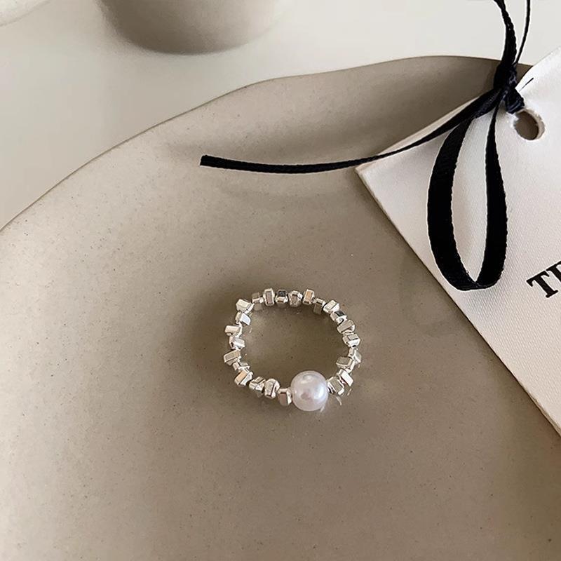 Handmade Irregular Pearl Elastic Ring for Women - Versatile, Trendy Index Finger Jewelry with Unique Personality