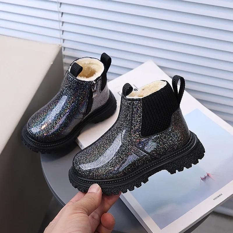 Krótkie dziewczęce botki z futerkiem Dziecięce botki do kostki Jednokolorowe Antypoślizgowe 2024 Zima Nowa Moda Dziecięce Ciepłe Buty z Bocznym Zamkiem