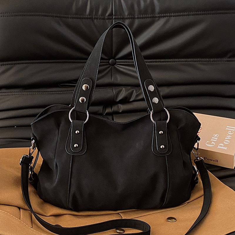 

Сумка большой вместимости Новая женская сумка Универсальная сумка-мессенджер Матовая однотонная сумка на плечо/подмышку Дорожная женская сумка чёрный