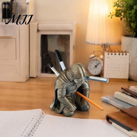 Fantasy Warrior Pencil Display 3D Printed Knight Pen Holder, Armor Style Kneeling Hero Stylish Stationery Storage Stand, Creative Organizer