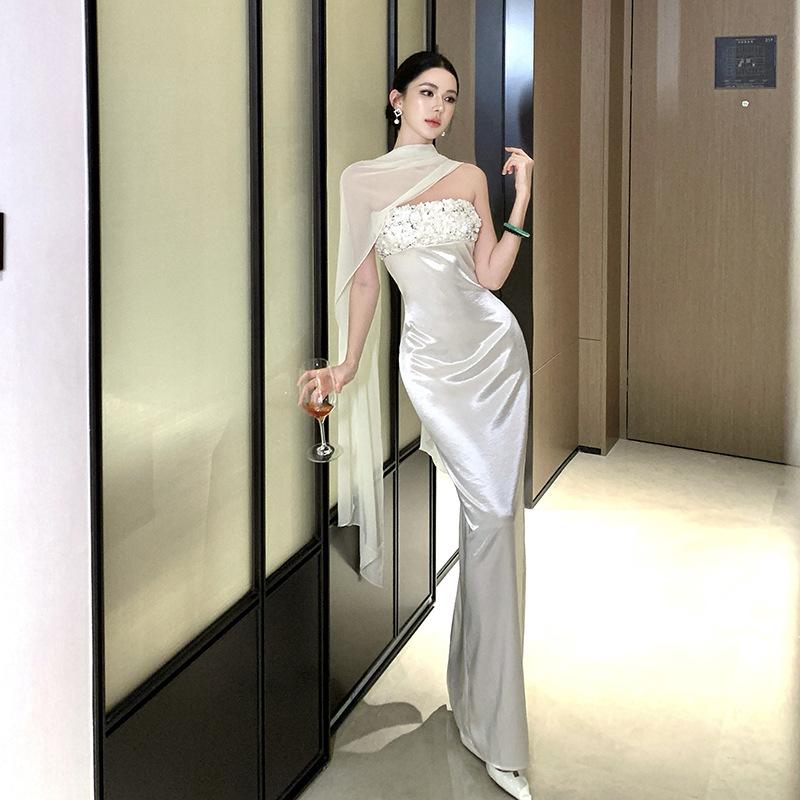 White dress women's high-end French evening dress heavy industry sequined satin tube top hip birthday skirt