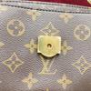 [Pre-Owned] Passy Classic Monogram Adjustable Shoulder Strap Coated Canvas With Leather Trim Messenger Bag - Very Good #1YI7XDI