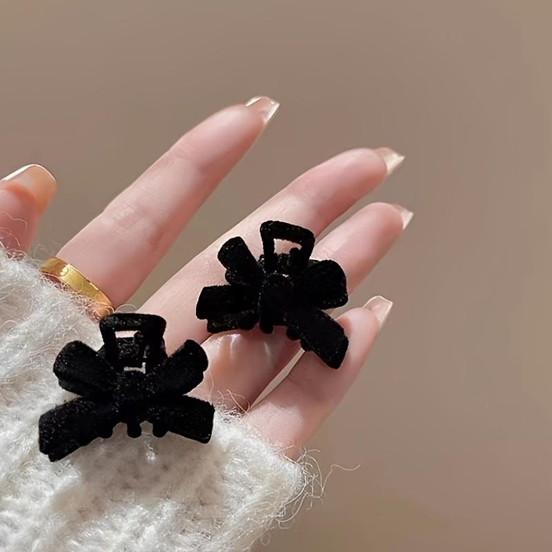 2UNITS Velvet Ribbon Clips - Holiday Hair Clamps for Ladies, Graceful Princess Snap Clips, Charming Simple Hair Adornments Set