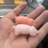 10pcs Temperature Reminder Roast Pig Ornament Color Changing Rearview Mirror Decoration  Girl