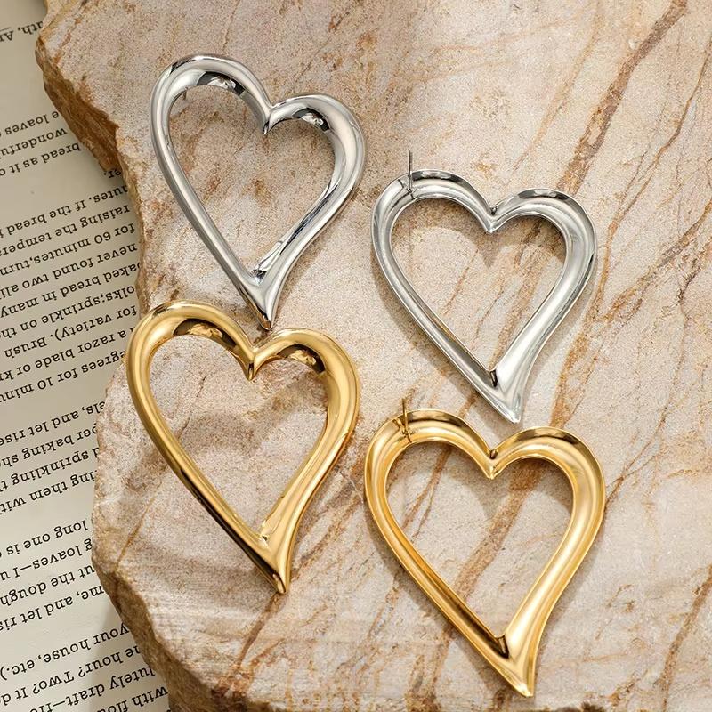 Fashion Minimalist Geometric Heart Stud Earrings Personality Gold Plated Stainless Steel Hollow Out Heart Earrings Daily Wear