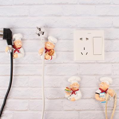 Gancho con Enchufe Multifuncional Adhesivo Fuerte Sin Perforaciones Encantador Dibujo Animado Chef Estante de Almacenamiento de Cable de Alimentación para el Hogar