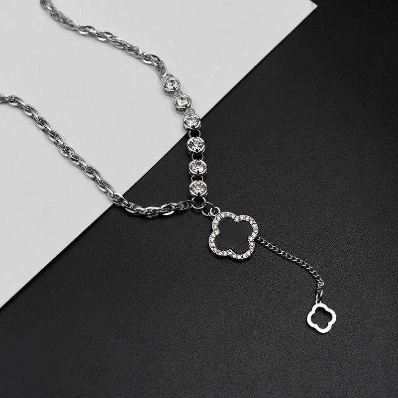 leaf clover necklace women's light luxury high-end sense fringed collarbone chain fashionable versatile niche design sweater chain