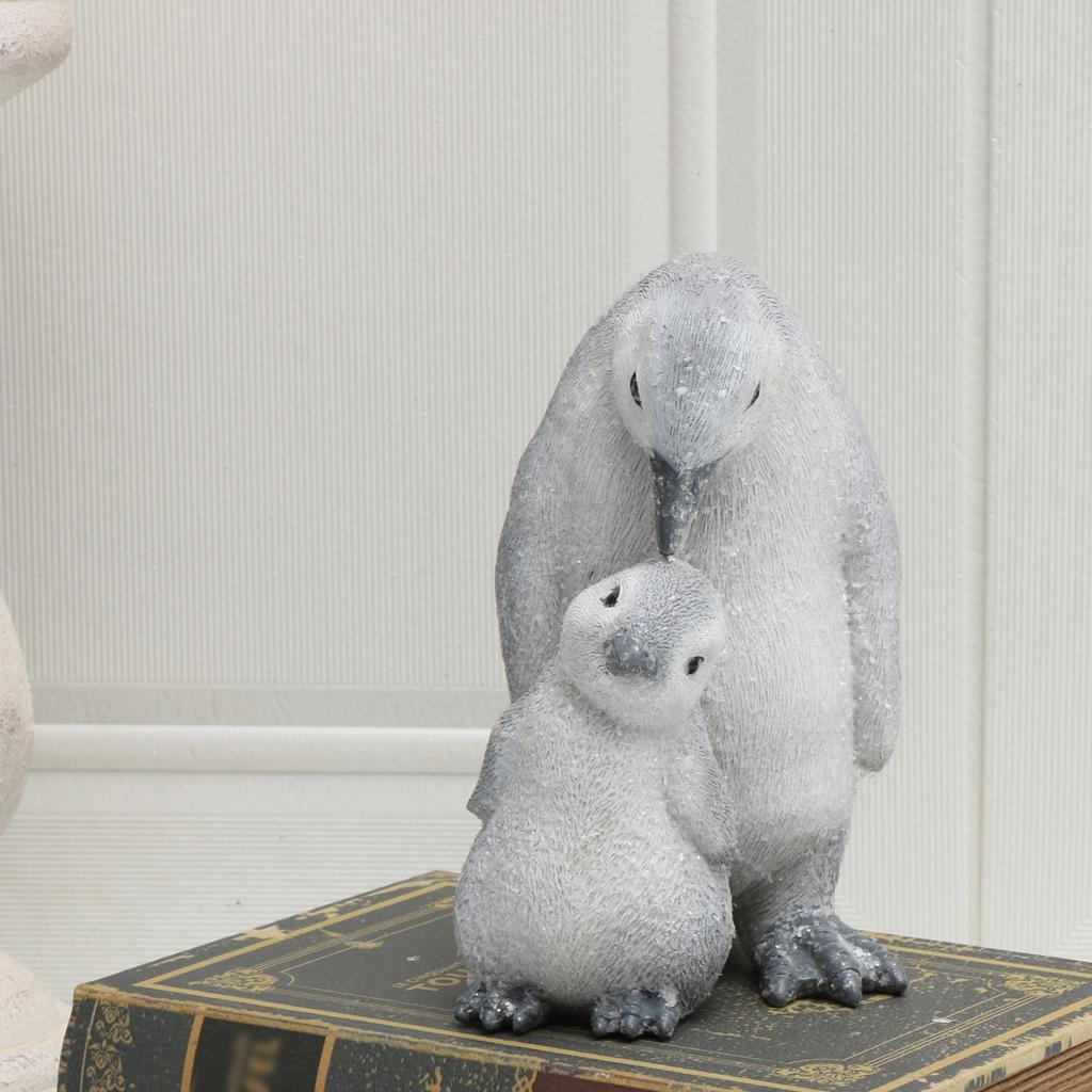 Charming Resin Penguin Figurine, Perfect for Garden, Yard, Ice Rink & Ski Slope Decor - Versatile Indoor/Outdoor Ornament for Ho