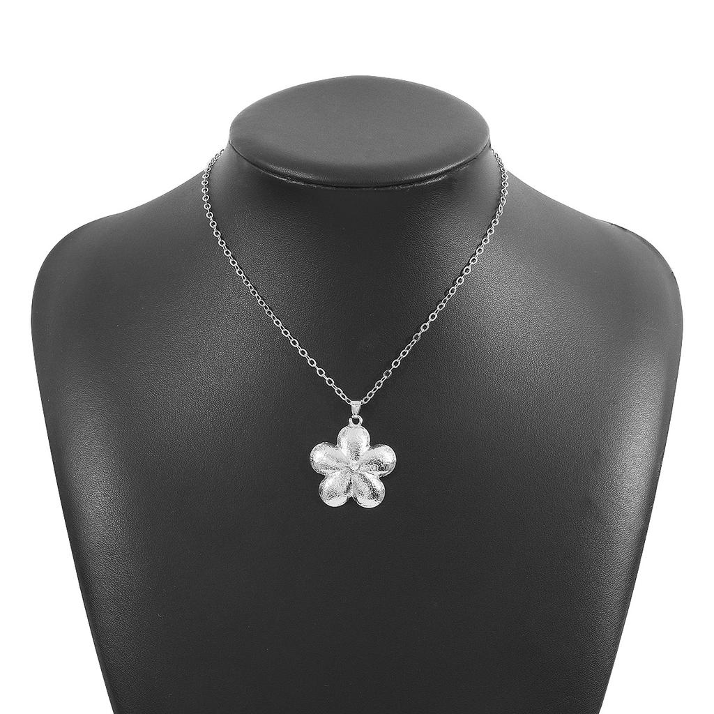 Fashion Is Simple Temperament Flower Pendant Necklace, Personalized Design Earrings Ring Jewelry Set