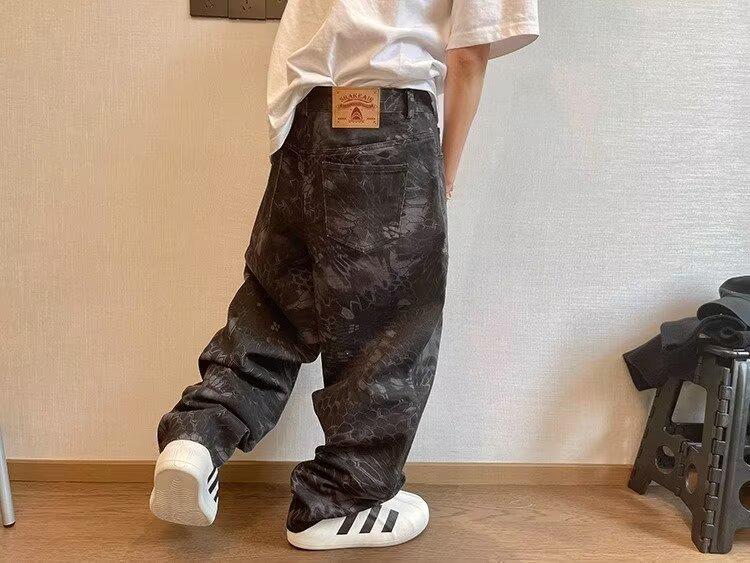 Men's Versatile Retro Snake Print Camo Jeans - Loose, Casual, Wide-Leg